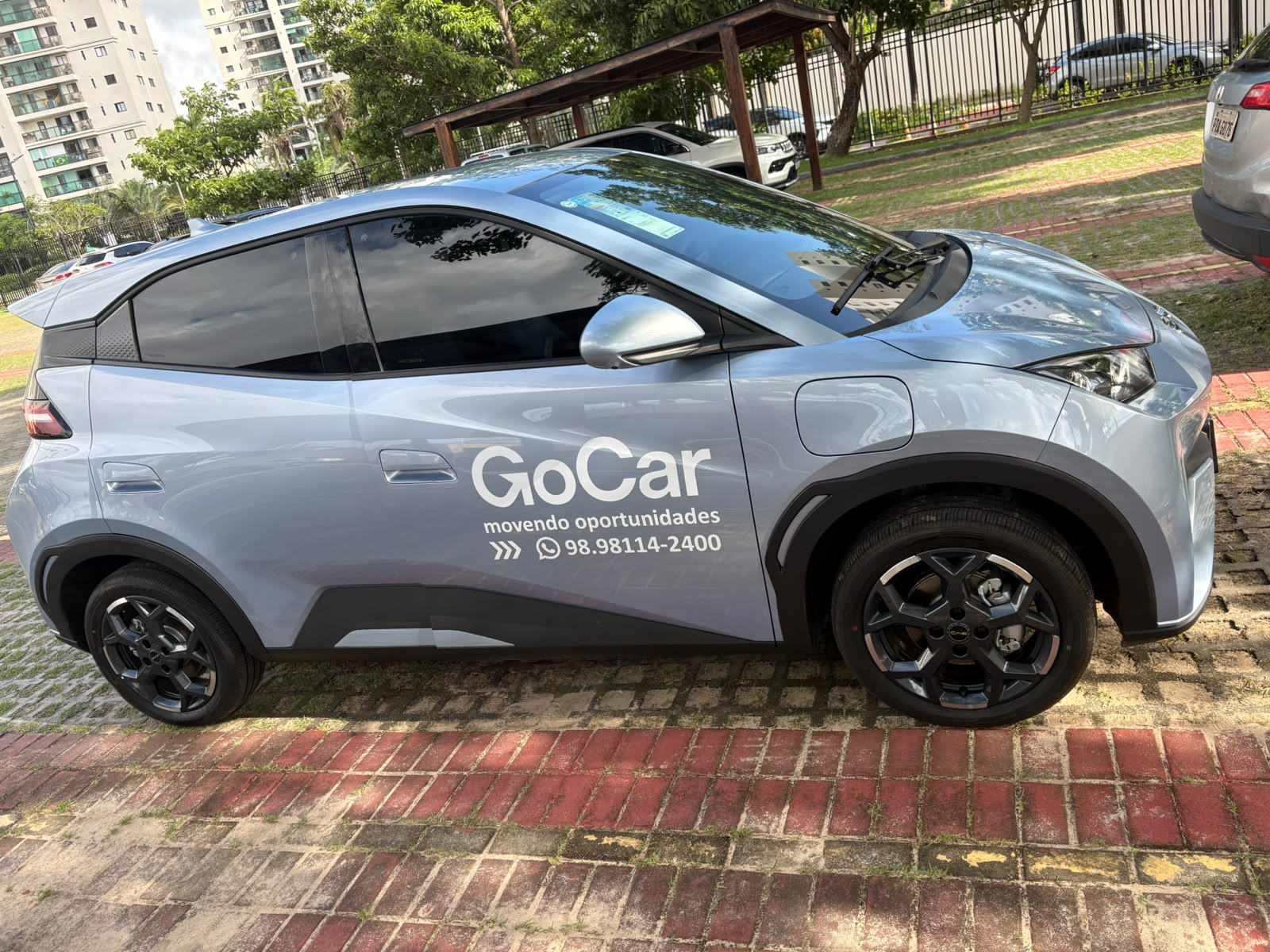 Perfil lateral do carro elétrico Gocar
